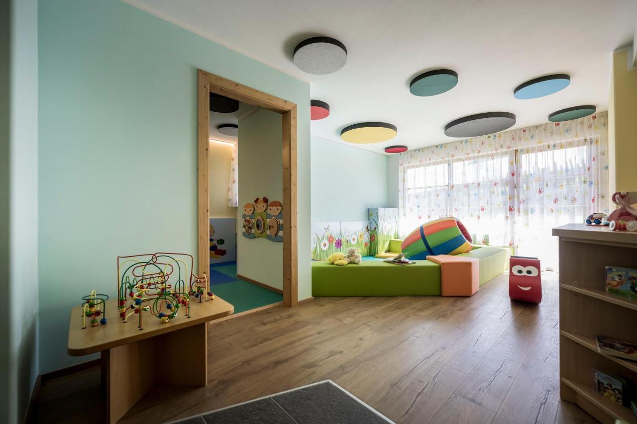 Post Alpina - Family Mountain Chalets San Candido Ngoại thất bức ảnh
