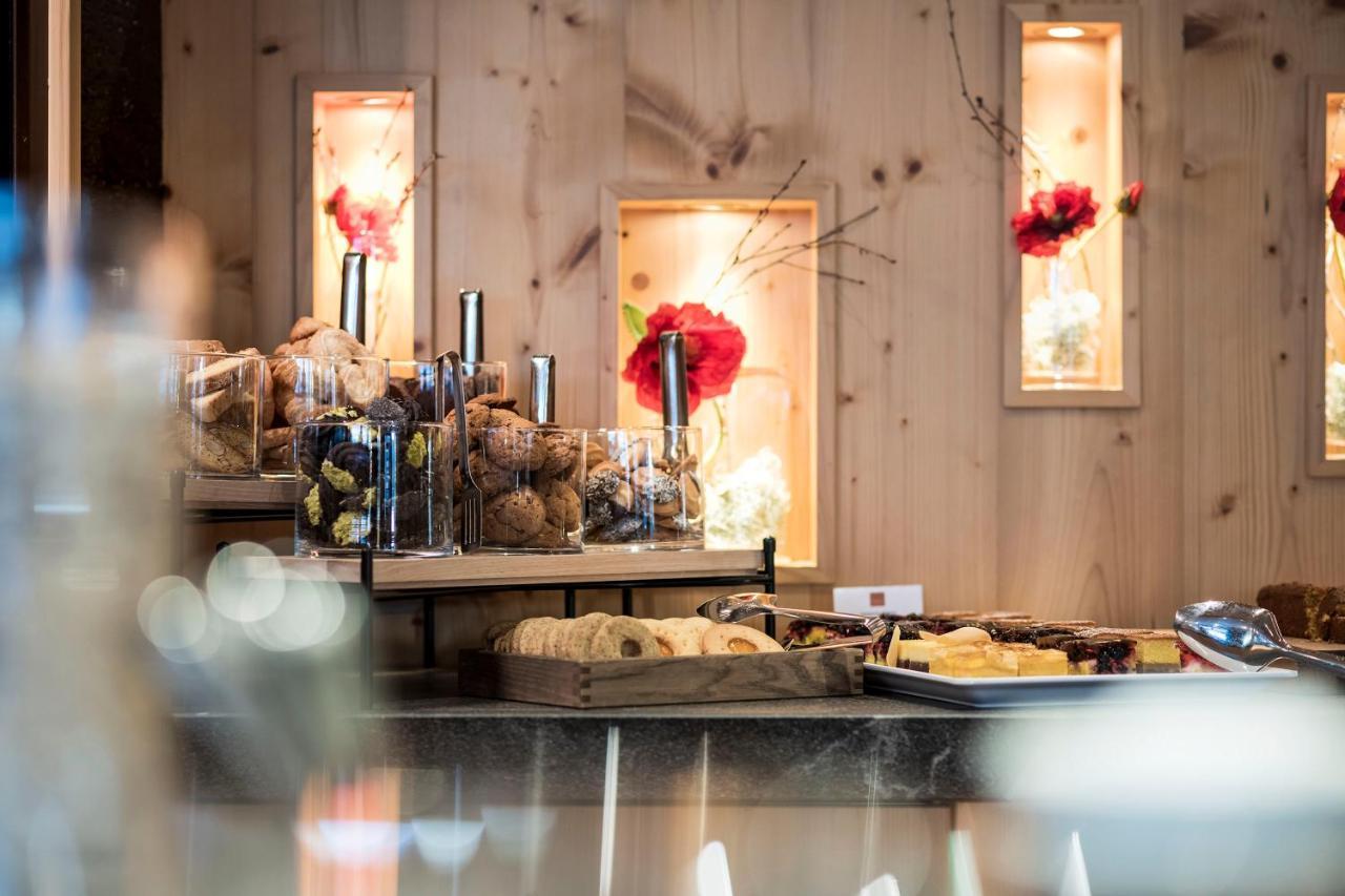 Post Alpina - Family Mountain Chalets San Candido Ngoại thất bức ảnh