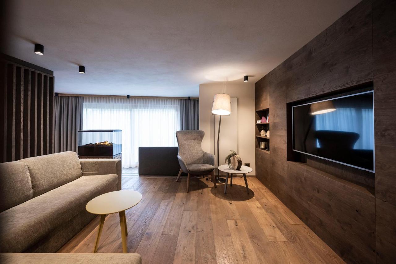 Post Alpina - Family Mountain Chalets San Candido Ngoại thất bức ảnh