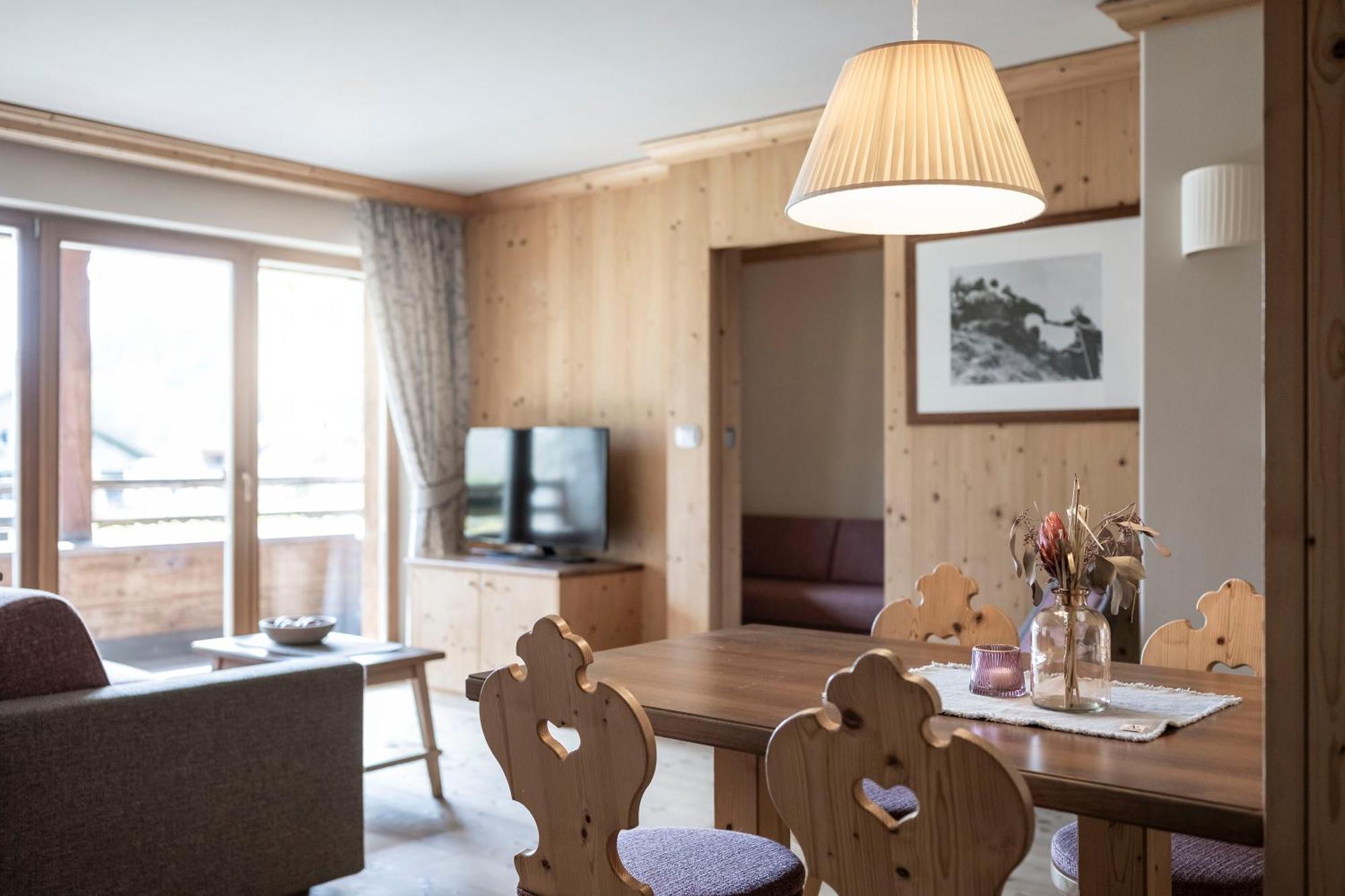 Post Alpina - Family Mountain Chalets San Candido Ngoại thất bức ảnh