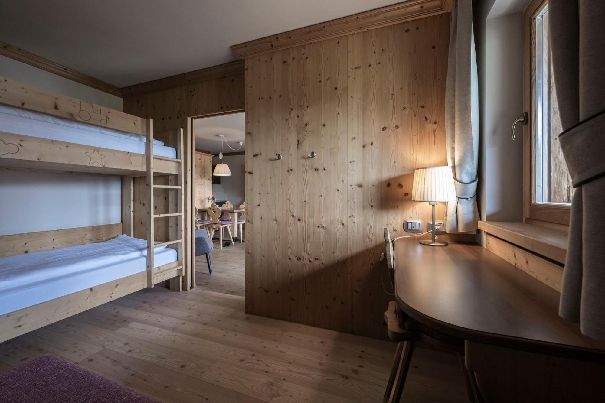 Post Alpina - Family Mountain Chalets San Candido Ngoại thất bức ảnh