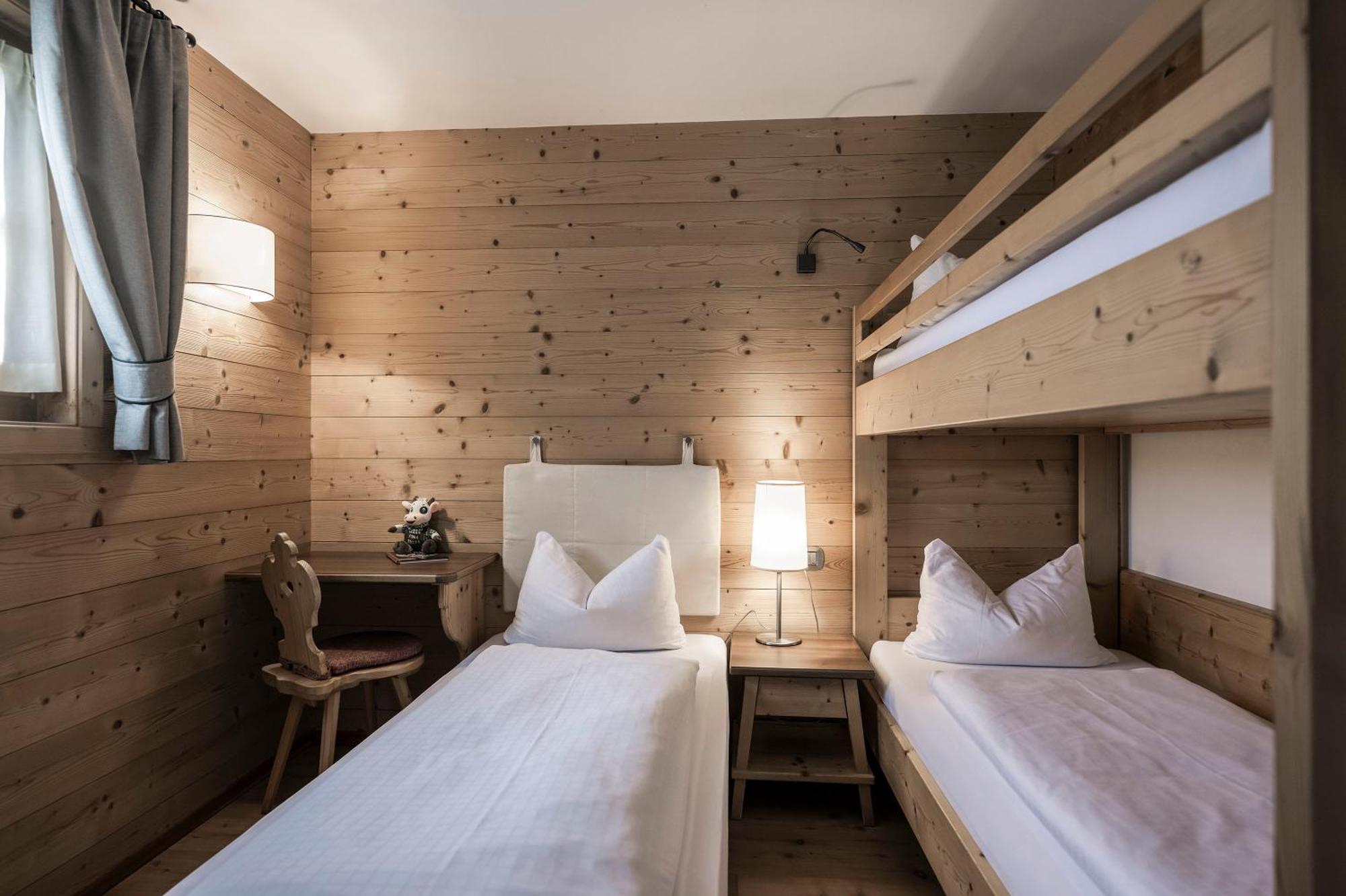 Post Alpina - Family Mountain Chalets San Candido Ngoại thất bức ảnh