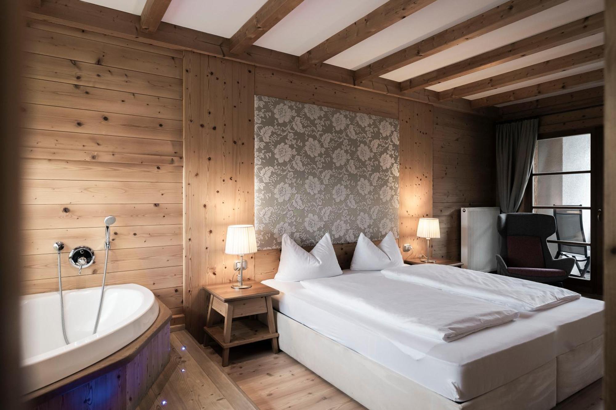 Post Alpina - Family Mountain Chalets San Candido Ngoại thất bức ảnh