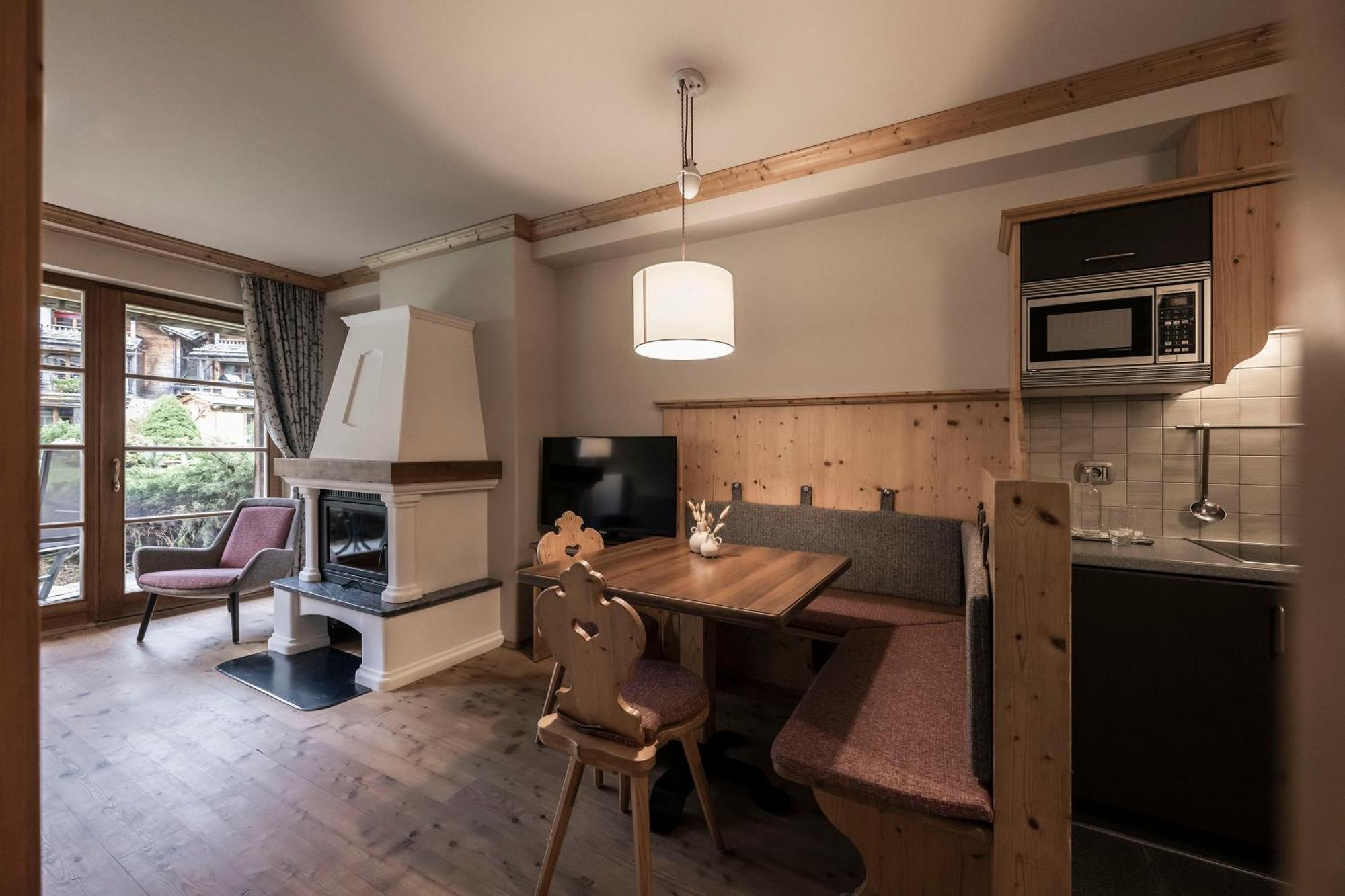 Post Alpina - Family Mountain Chalets San Candido Ngoại thất bức ảnh