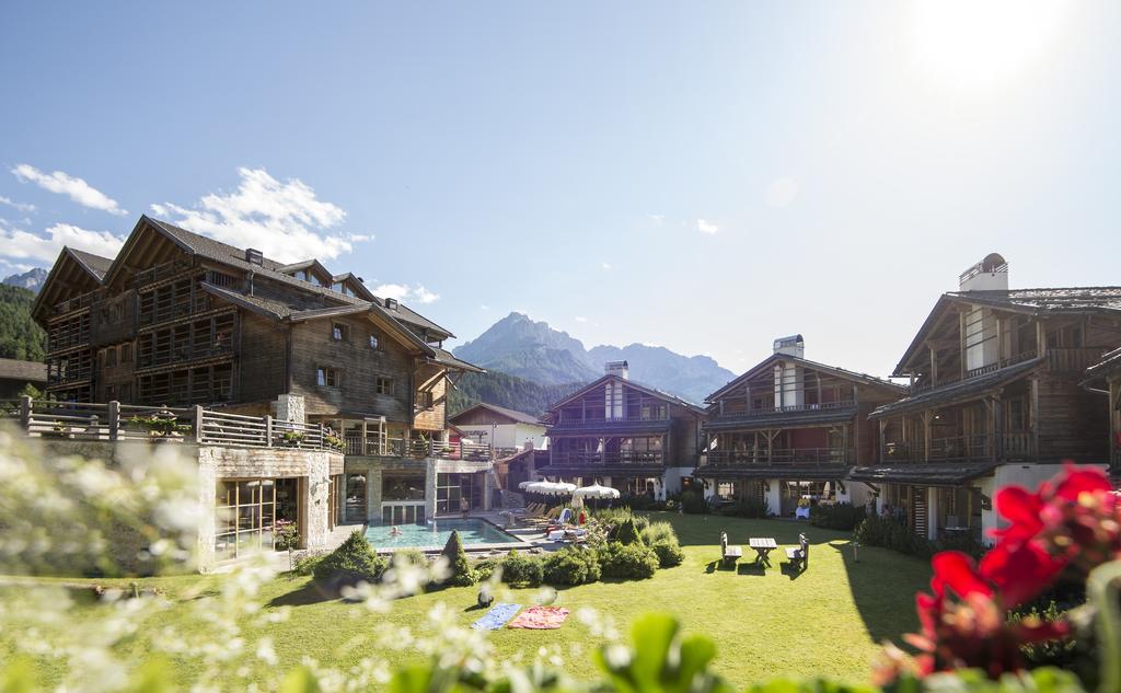 Post Alpina - Family Mountain Chalets San Candido Ngoại thất bức ảnh