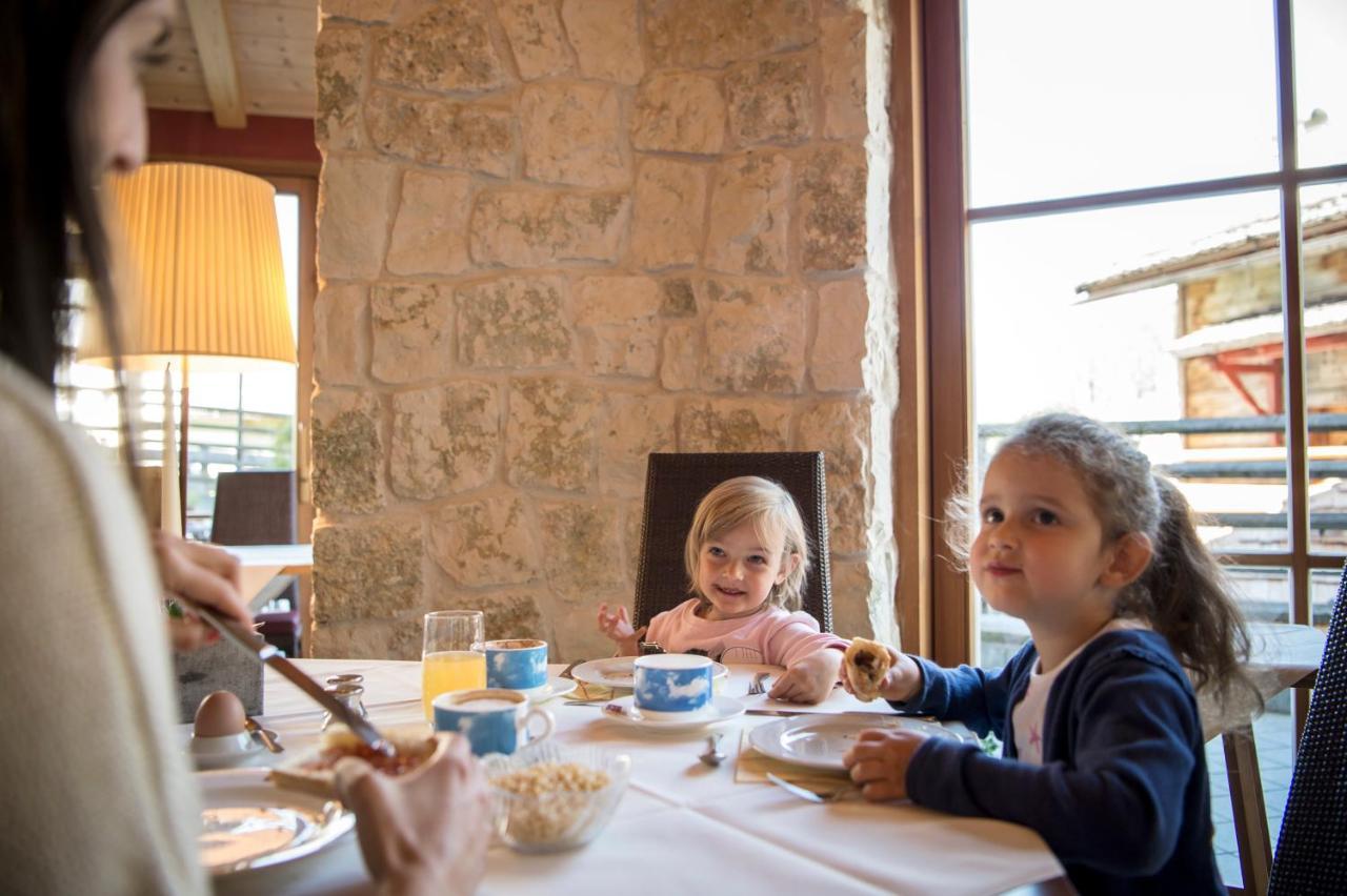 Post Alpina - Family Mountain Chalets San Candido Ngoại thất bức ảnh